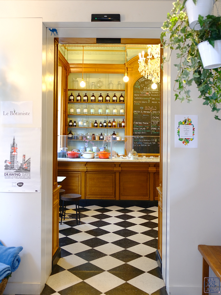 Le Chameau Bleu - Blog Voyage Restaurant Gand Belgique - Entrée du restaurant Bio Le botaniste Gent