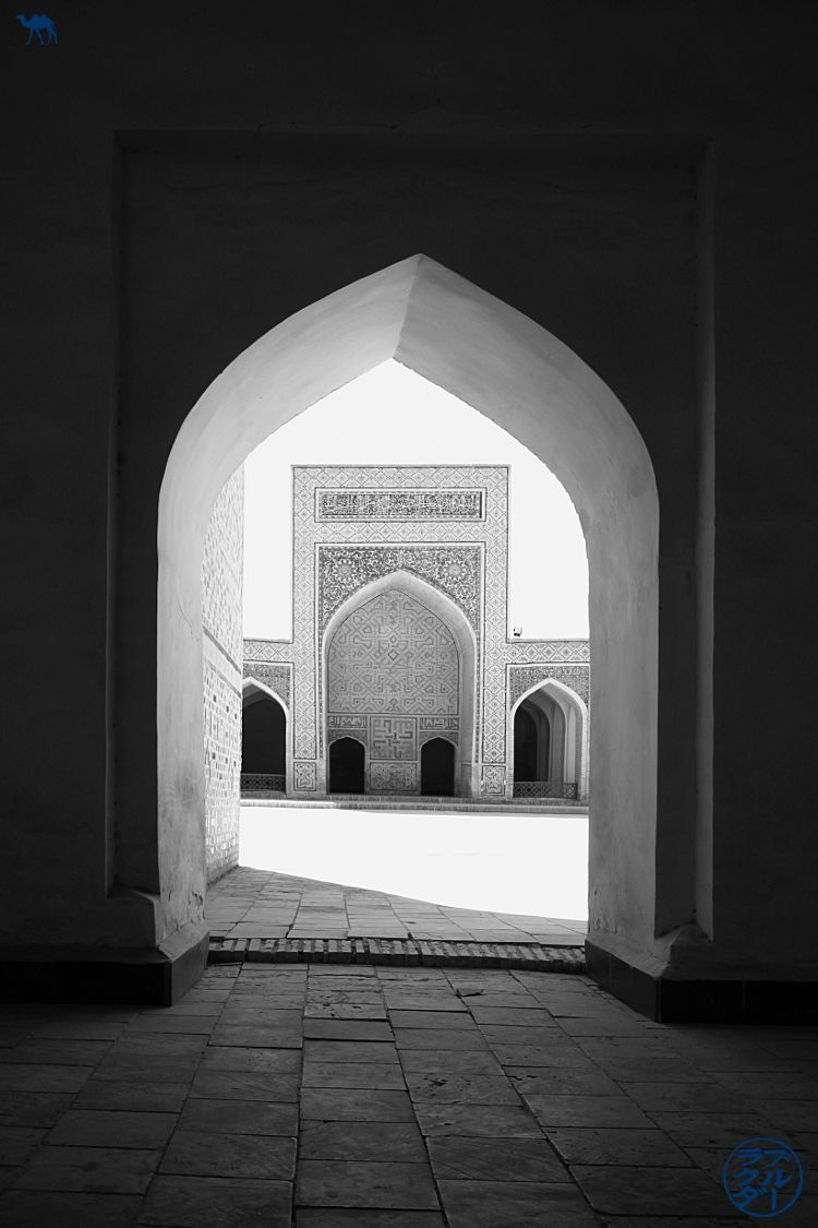Le Chameau Bleu - Blog Voyage Ouzbékistan - intérieur de la Mosquée Kalan - Asie Centrale