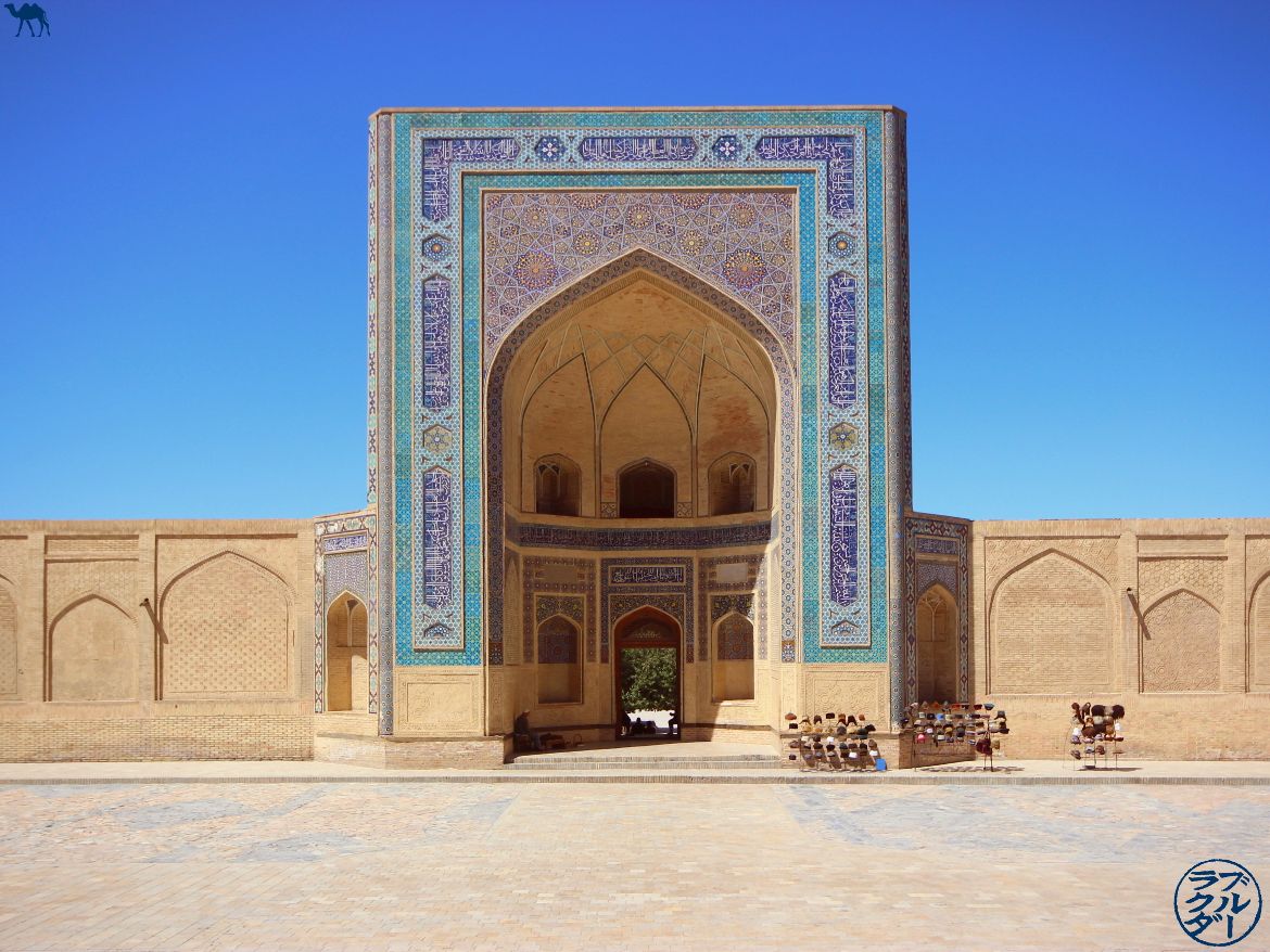 Le Chameau Bleu - Blog Voyage Ouzbékistan - Visite de la Mosquée Kalan à Boukhara