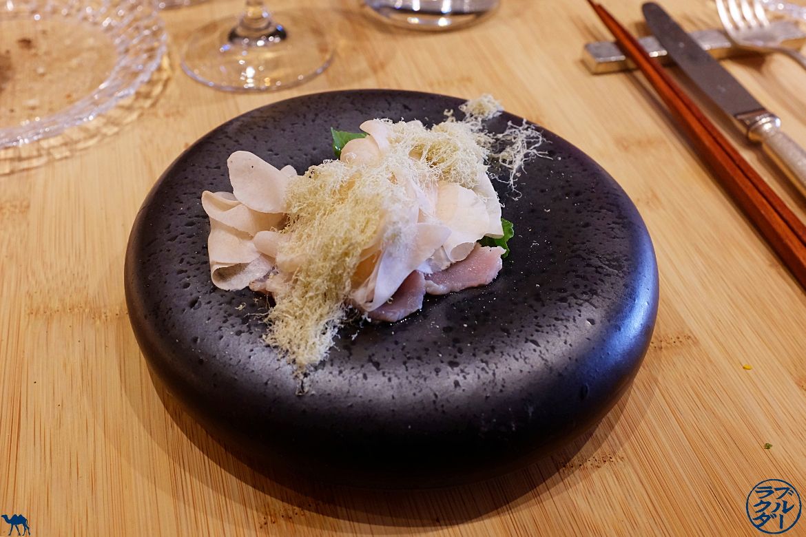 Le Chameau Bleu - Blog Gastronomie et Voyage - Carpaccio de veau du Restaurant Gastronomique Chef Japonais à Paris Toyo
