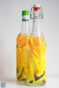 Le Chameau Bleu - Blog Cuisine et Voyage - Recette Rhum arrangé ananas vanille - Confection Rhum Arrangé