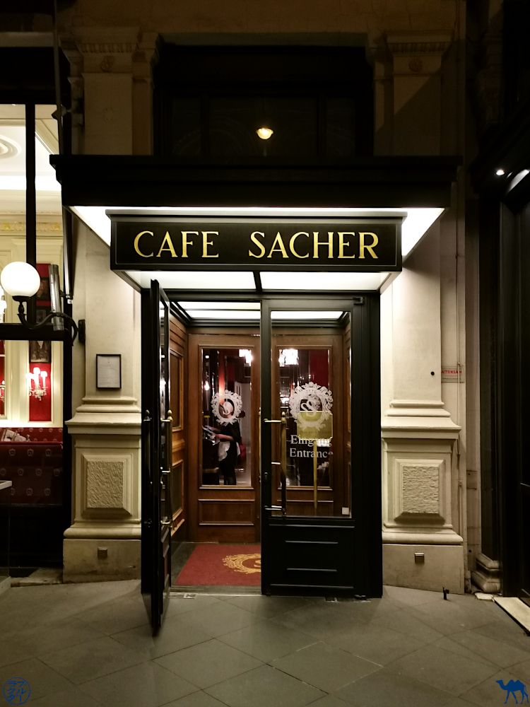 Le Chameau Bleu - log Voyage Vienne - Entrée du Café Sacher