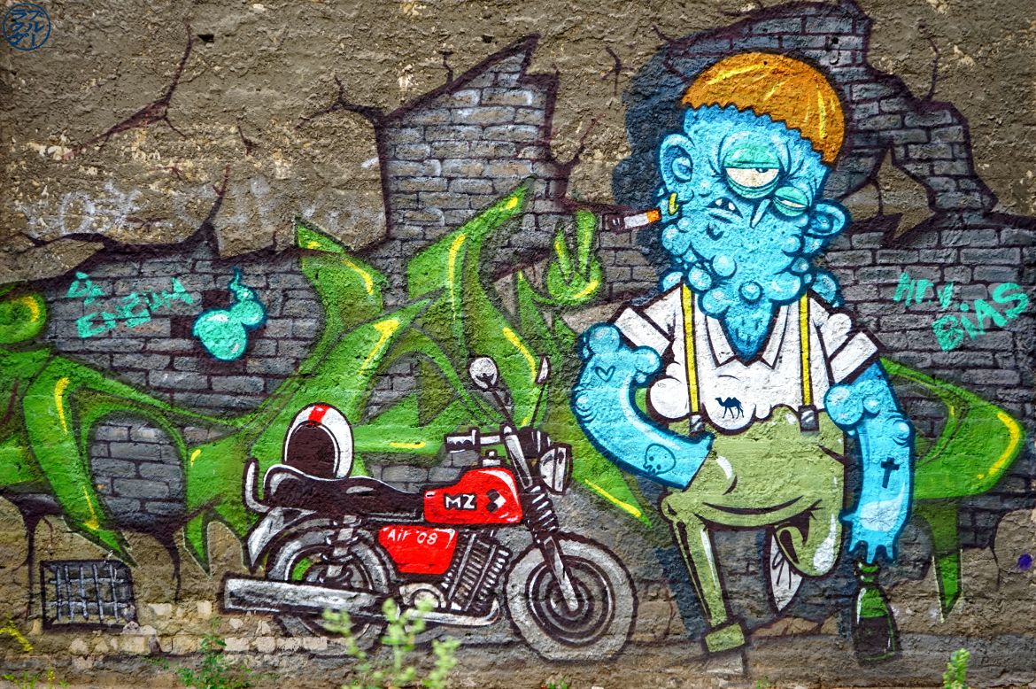 Le Chameau Bleu - Street Art - Moto Berlin Art contemporain