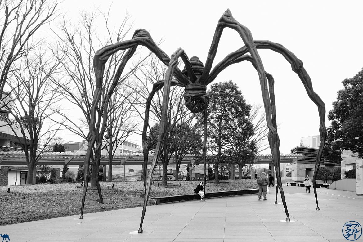 L'araignée de Louise Bourgeois à Roppongi Tokyo - Séjour au Japon - Le Chameau Bleu Blog japon