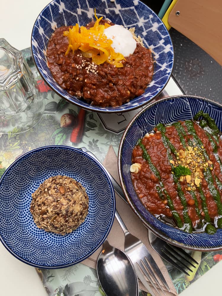 Le Chameau Bleu - Voyage Gand à vélo - Le botaniste