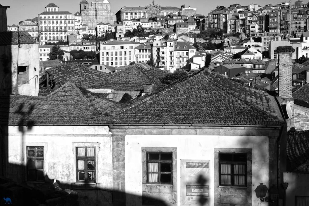 Le Chameau Bleu - Blog Voyage et Photo - Portugal Porto - noir et blanc