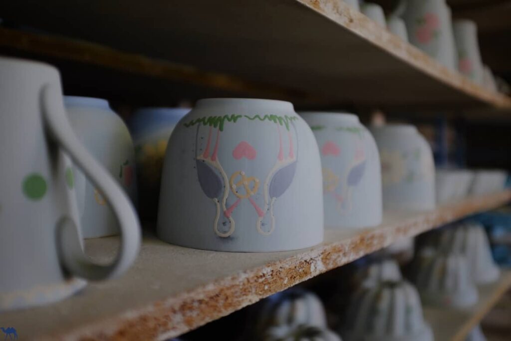 Le Chameau Bleu - Voyage En Alsace Verte - Poterie Siegfried Burger et Fils - Bol Cigogne