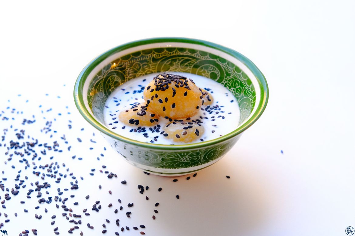Le Chameau Bleu - Blog Voyage Et Gastronomie - Recette de la soupe coco et boulettes de riz gluant
