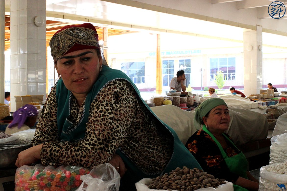 Le Chameau Bleu - Blog Voyage Ouzbékistan - Tenue vestimentaire en Ouzbékistan