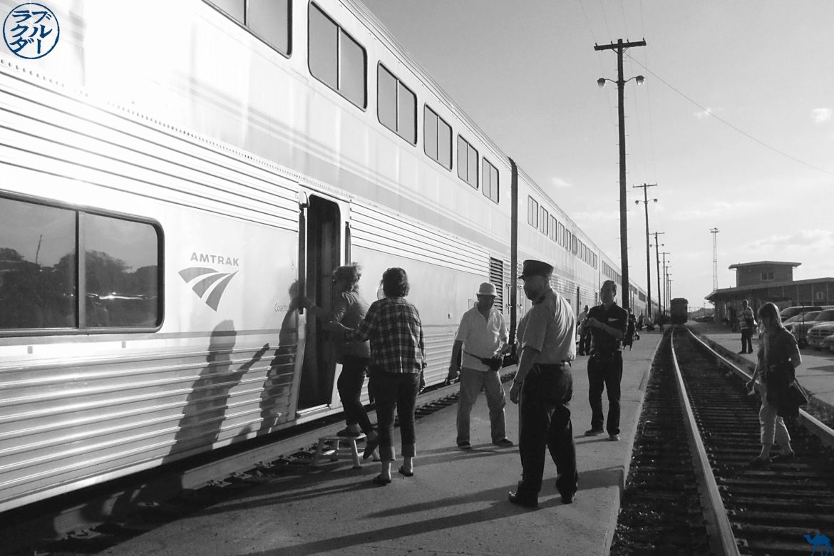 Le Chameau Bleu - Blog Voyage Los Angeles - Un des arrêt de Southwest Chief train