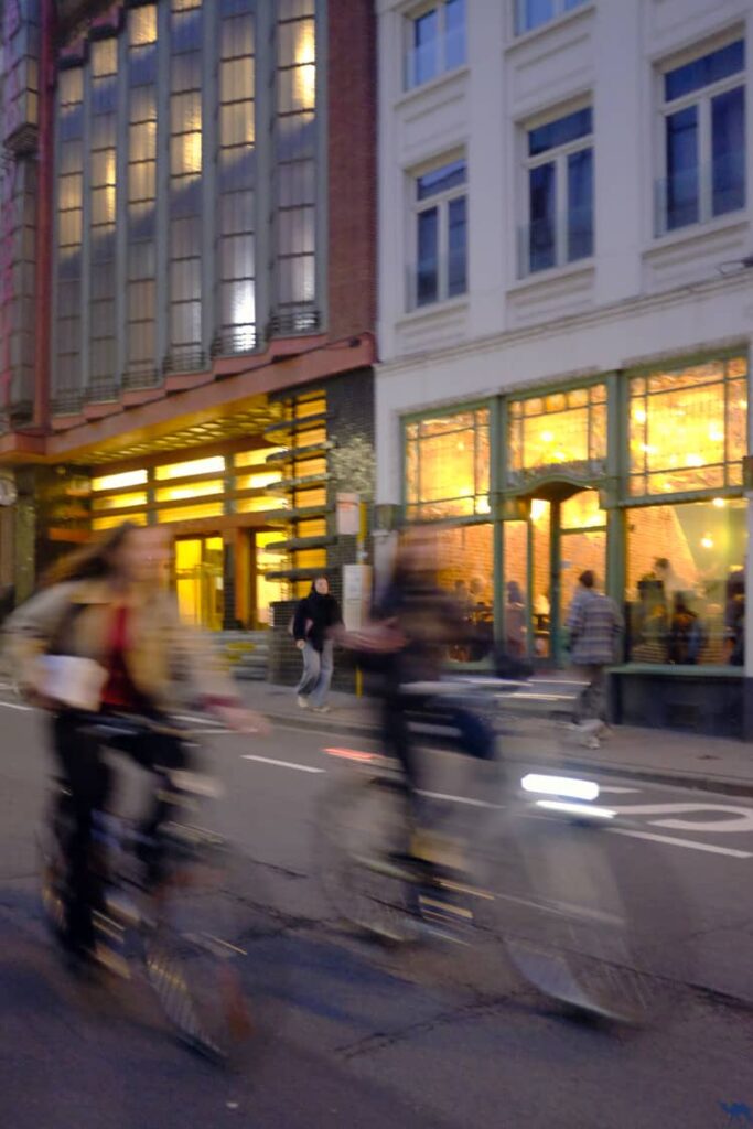 Le Chameau Bleu - Voyage Gand à vélo - Vooruit et les vélos